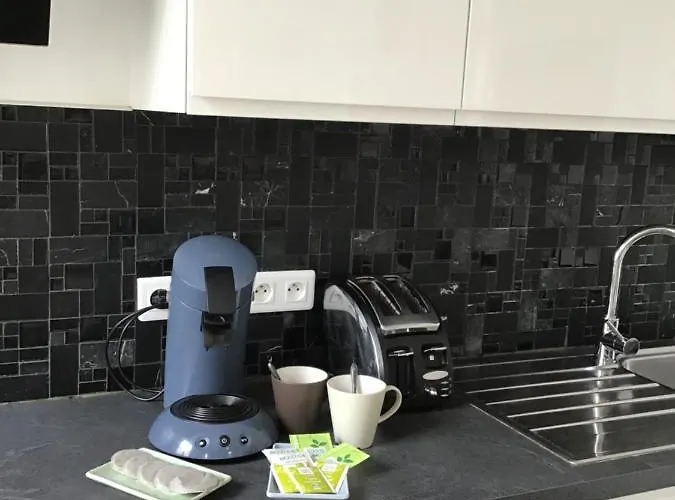 La Tete Dans Les Nuages - Bastille - Gare De Lyon * Paris